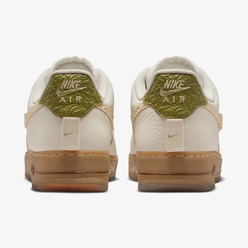 Nike
Air Force 1
Doernbecher
Brand new - Picture 4 of 6